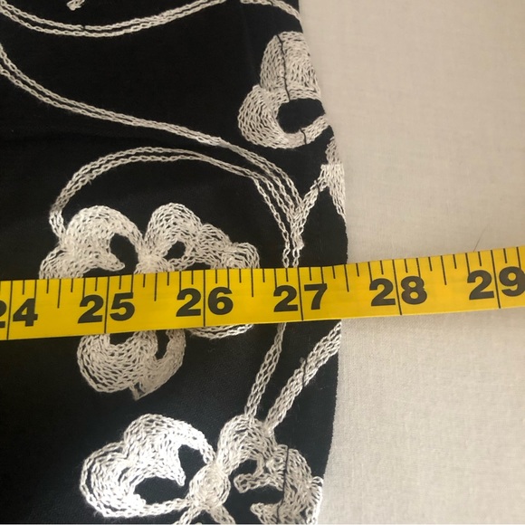 Livi Los Angeles Crochet Embroidered Lace Black and White Floral Boho Hippie Top - Picture 11 of 13